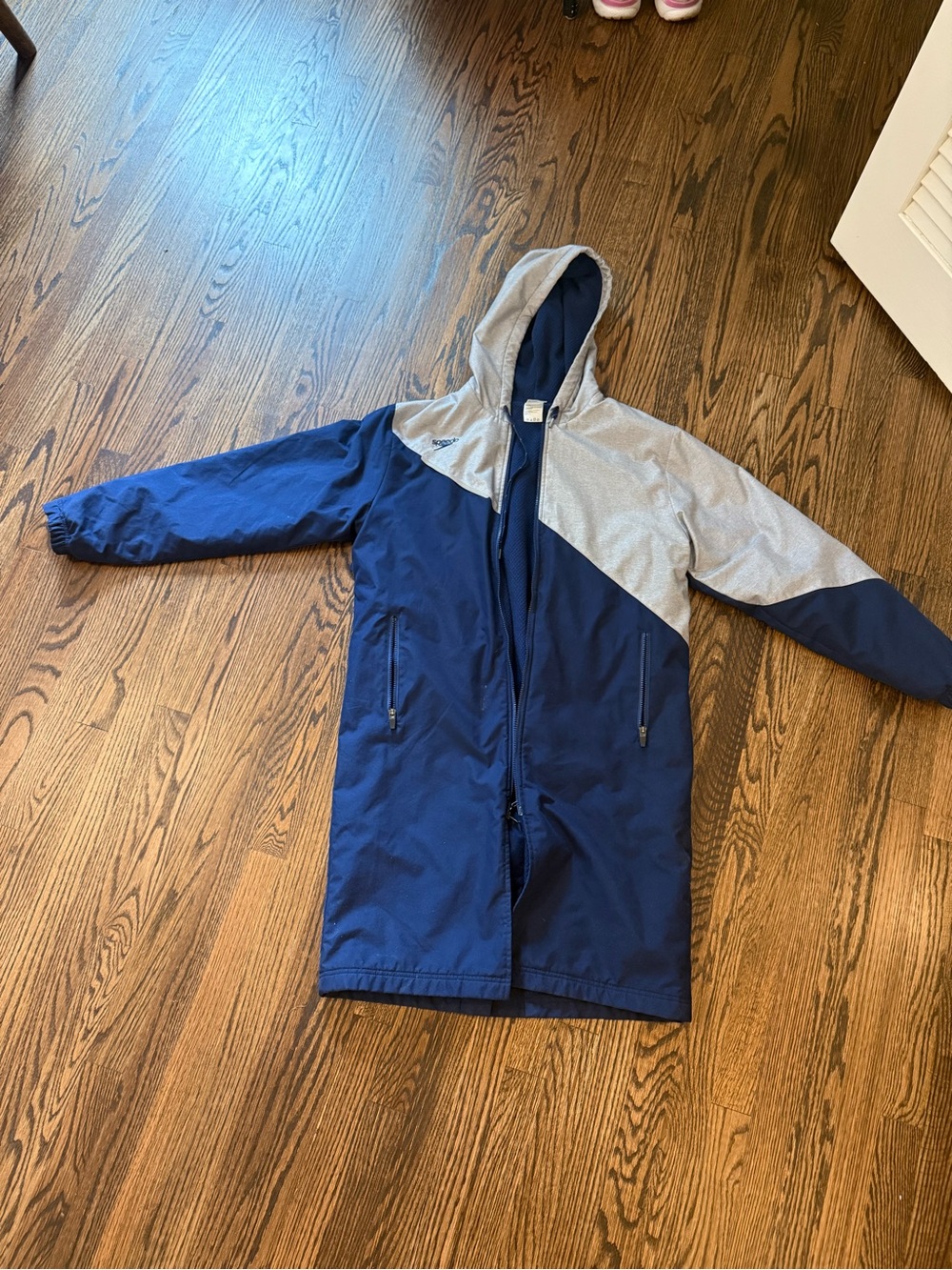 Speedo Swimmer Warm Up Hooded Parka Navy and Light Gray Unisex Small